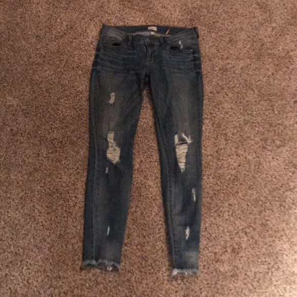 Sneak Peak Jeans - Picture 1 of 3